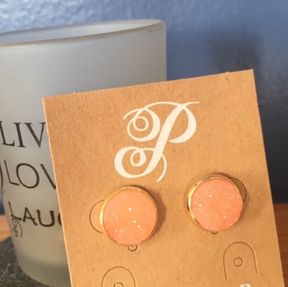 Earrings - Picture 1 of 1